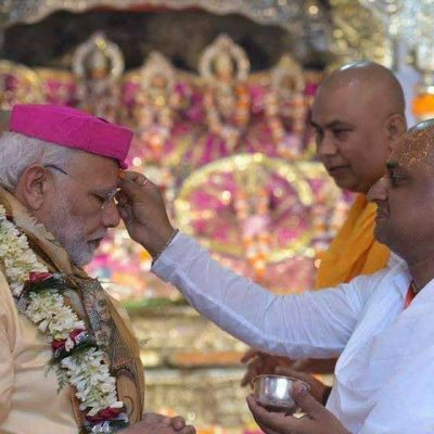 Honorable PM Of India shree Narendra Modi ji himself in Janki Mandir Janakpur dham